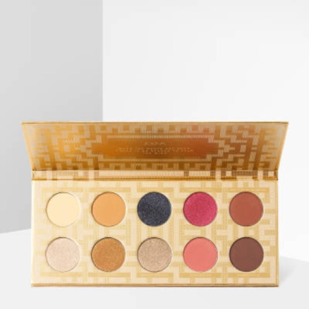 Zoeva Heritage palette brand new in box. No swatched.